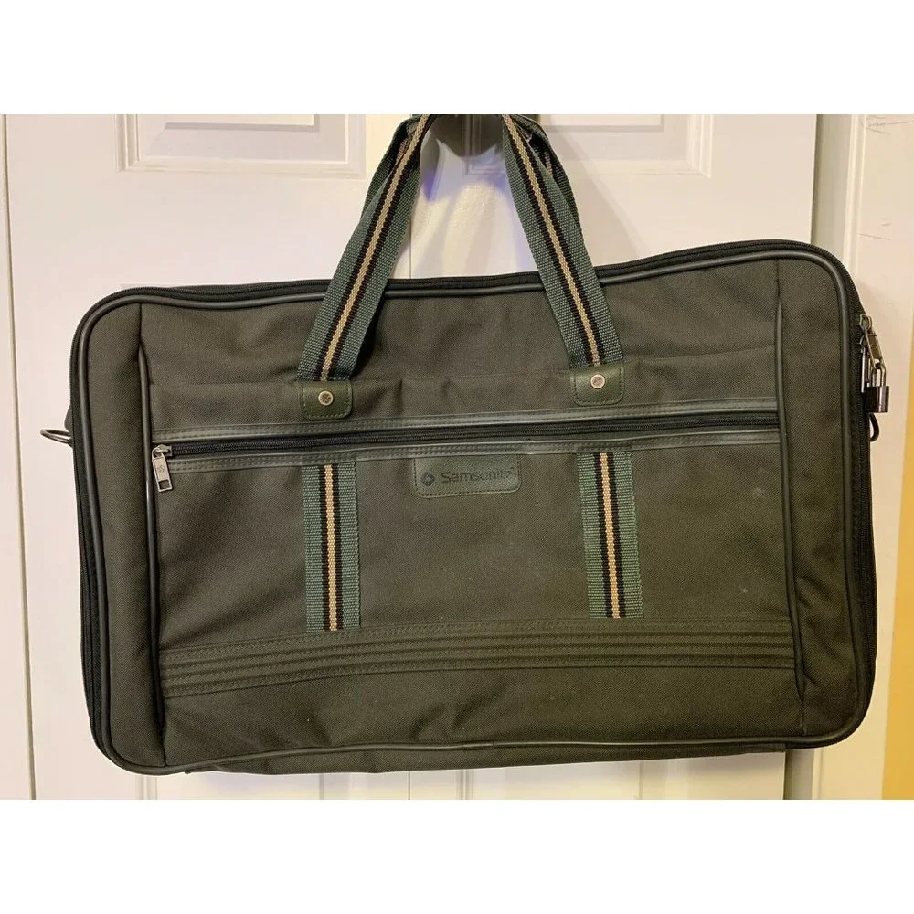 Samsonite carry on Duffle Bag Green 22”L x 14”H x‎ 8.5”W